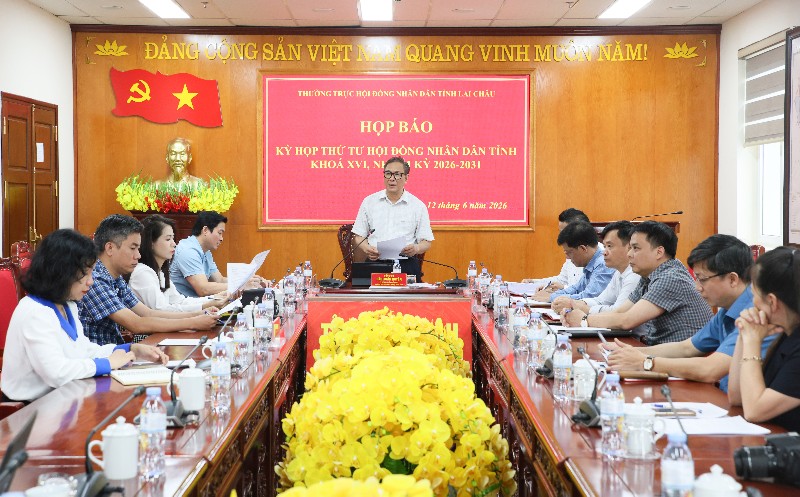 Họp báo thông tin về Kỳ họp thứ tư HĐND tỉnh khóa XVI