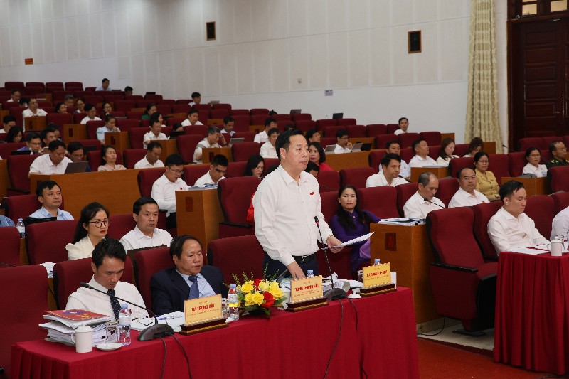Kỳ họp thứ tư HĐND tỉnh khóa XVI: Thảo luận tại hội trường