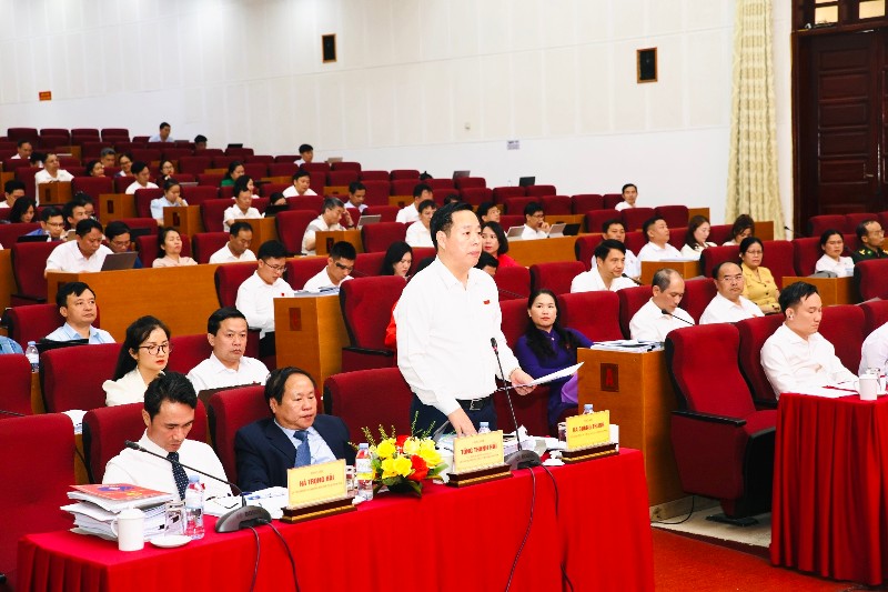 Kỳ họp thứ tư HĐND tỉnh khóa XVI: Thảo luận tại hội trường