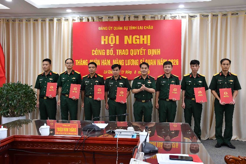 Công bố, trao quyết định thăng quân hàm, nâng lương sĩ quan năm 2026