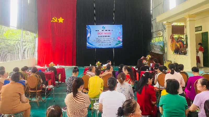 Ra mắt 2 Mô hình  “Nhóm phụ nữ kinh doanh online” và “Nhóm phụ nữ nòng cốt tuyên truyền xóa bỏ tảo hôn, hôn nhân cận huyết” 