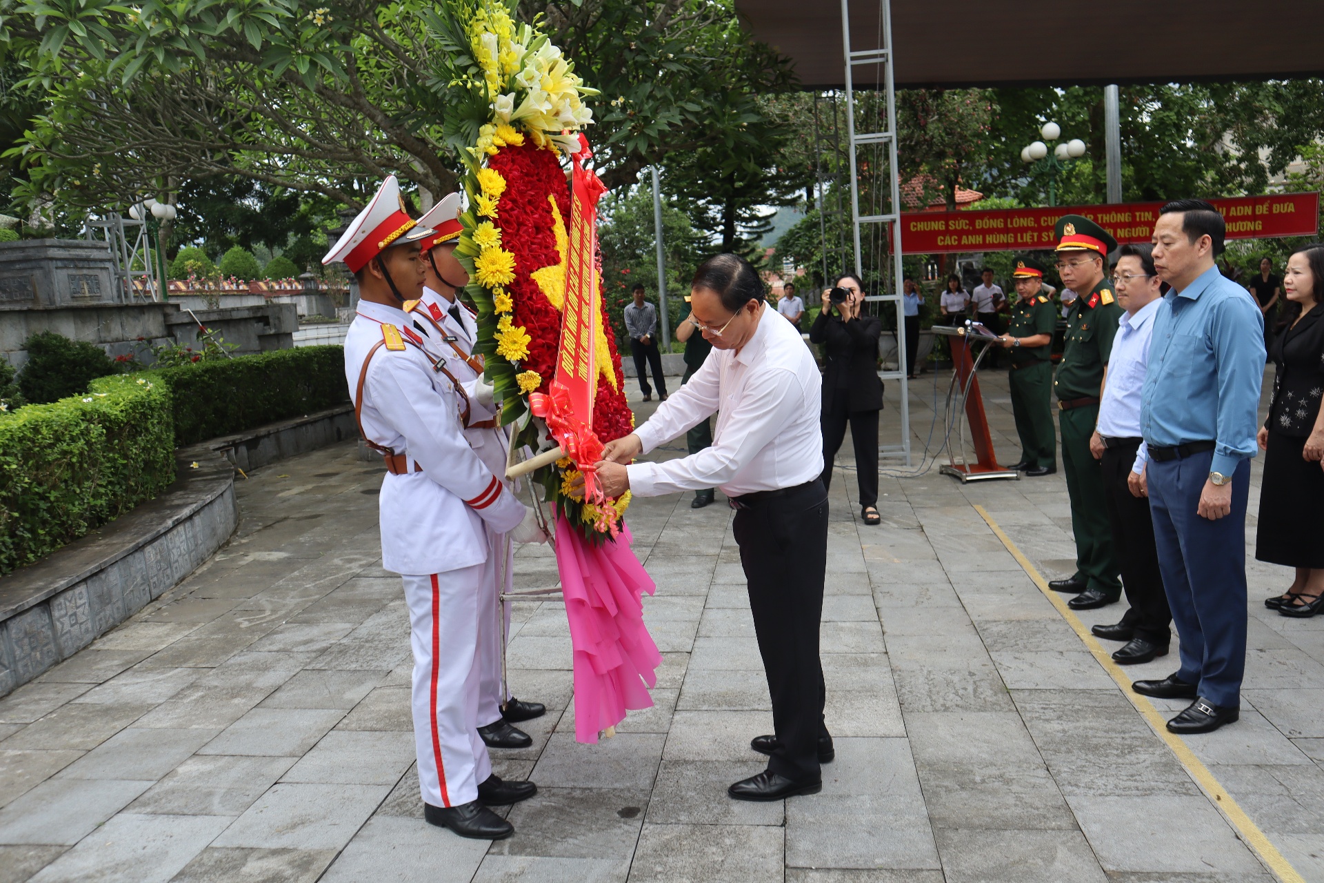 viếng