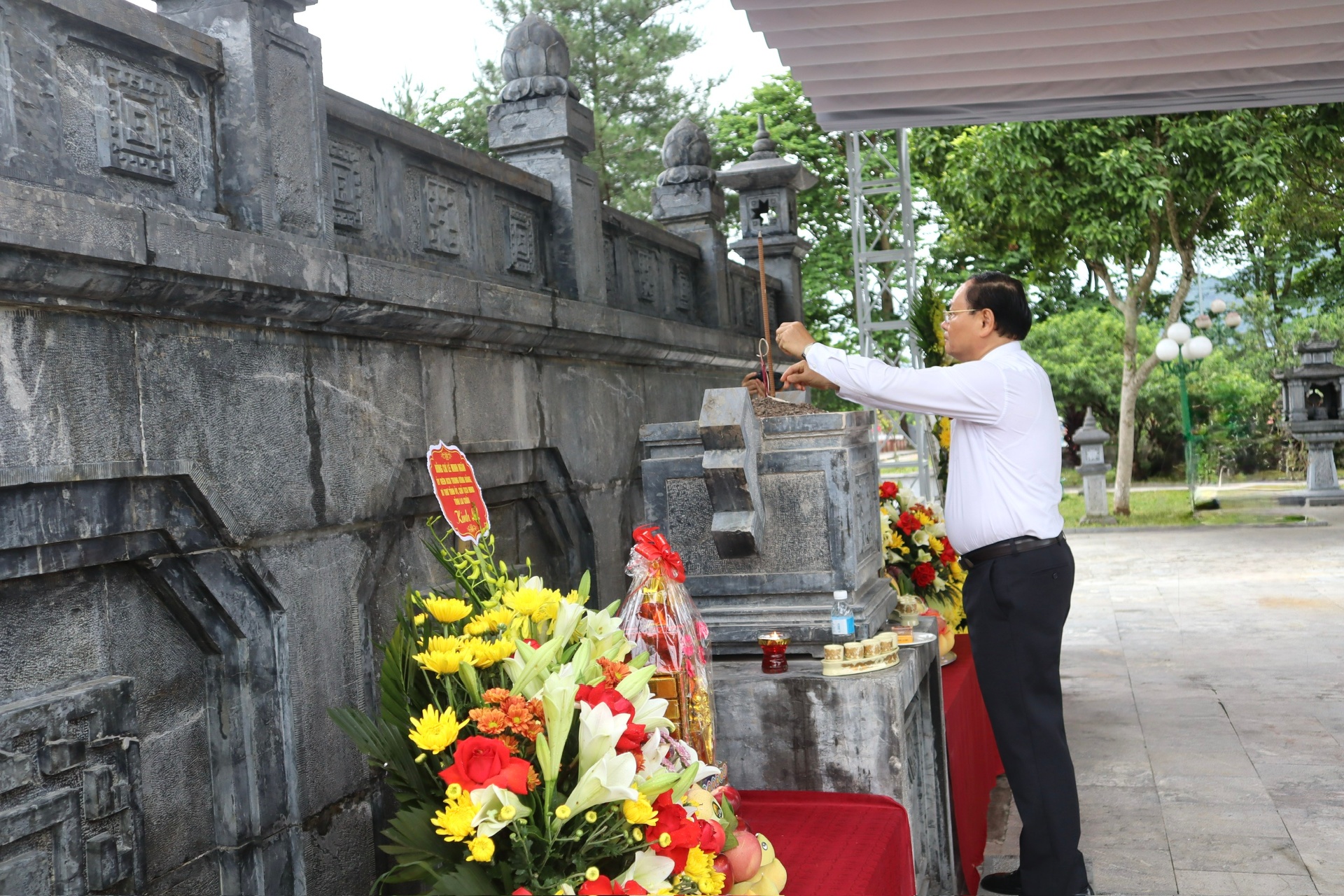dâng hương