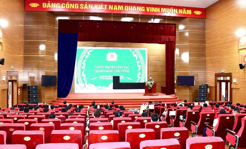Tuyên truyền, phổ biến giáo dục pháp luật cho người chấp hành xong án phạt tù về tái hòa nhập cộng đồng