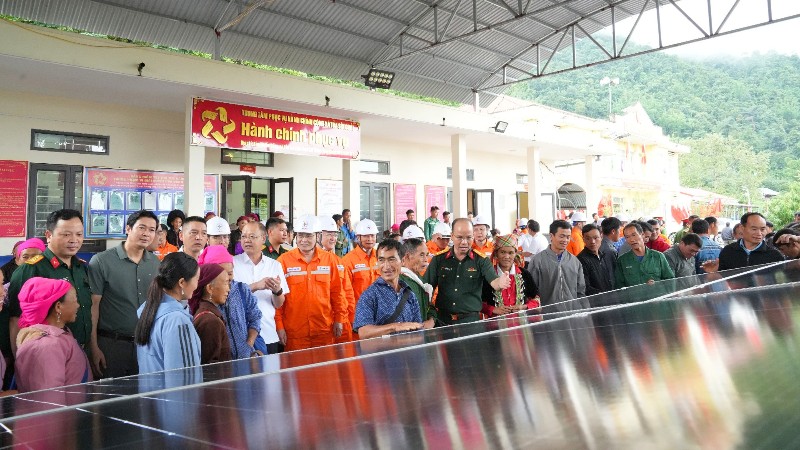 Lễ xuất quân lắp đặt hệ thống điện mặt trời và thiết bị điện sau công tơ trên địa bàn tỉnh Lai Châu