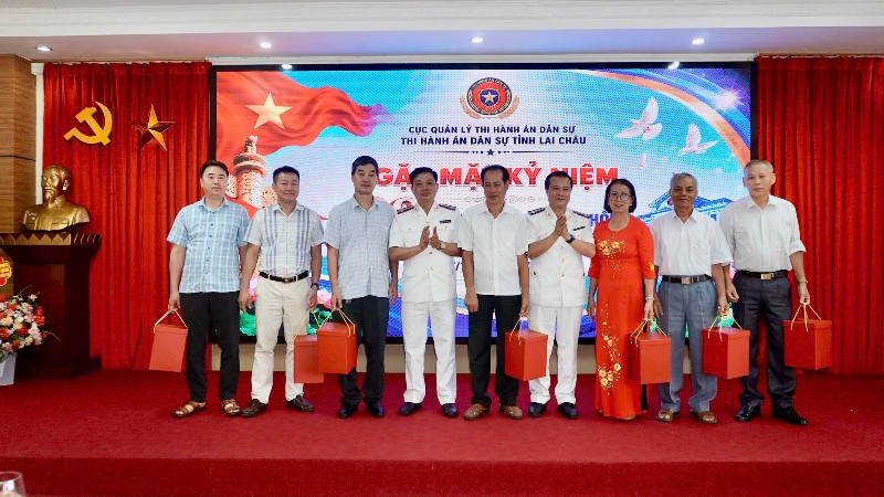 Gặp mặt kỷ niệm 80 năm Ngày Truyền thống Thi hành án dân sự