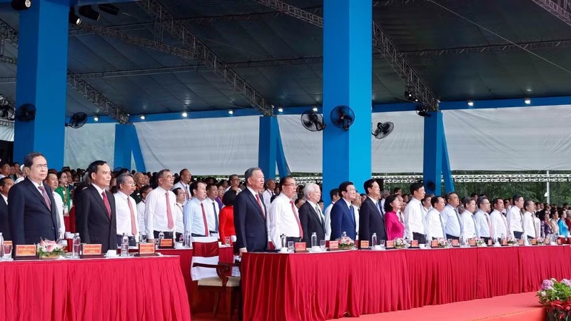 Kỷ niệm trọng thể 50 năm Ngày thành phố Sài Gòn-Gia Định mang tên Chủ tịch Hồ Chí Minh