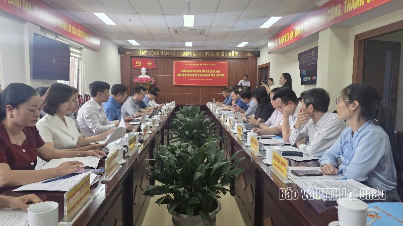 Đoàn công tác Tạp chí Cộng sản làm việc với các sở, ban, ngành tỉnh