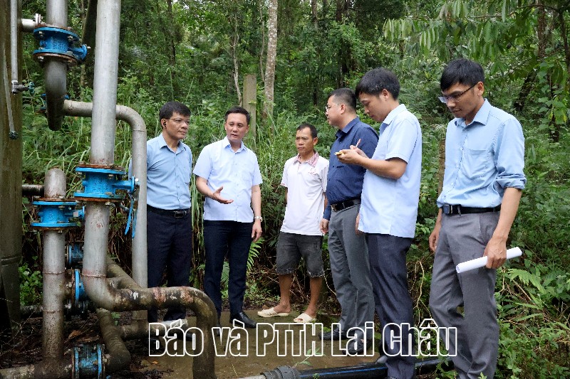Ban Kinh tế - Ngân sách HĐND tỉnh khảo sát một số công trình cấp nước sinh hoạt 