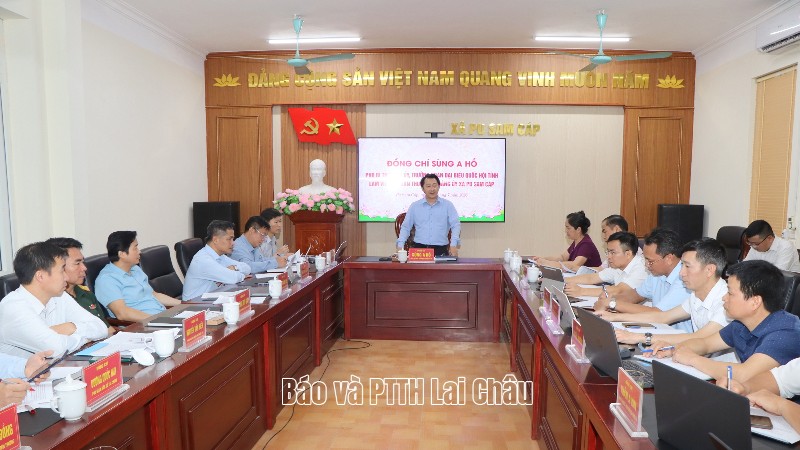 Phó Bí thư Tỉnh ủy Sùng A Hồ làm việc với Ban Thường vụ Đảng ủy xã Pu Sam Cáp