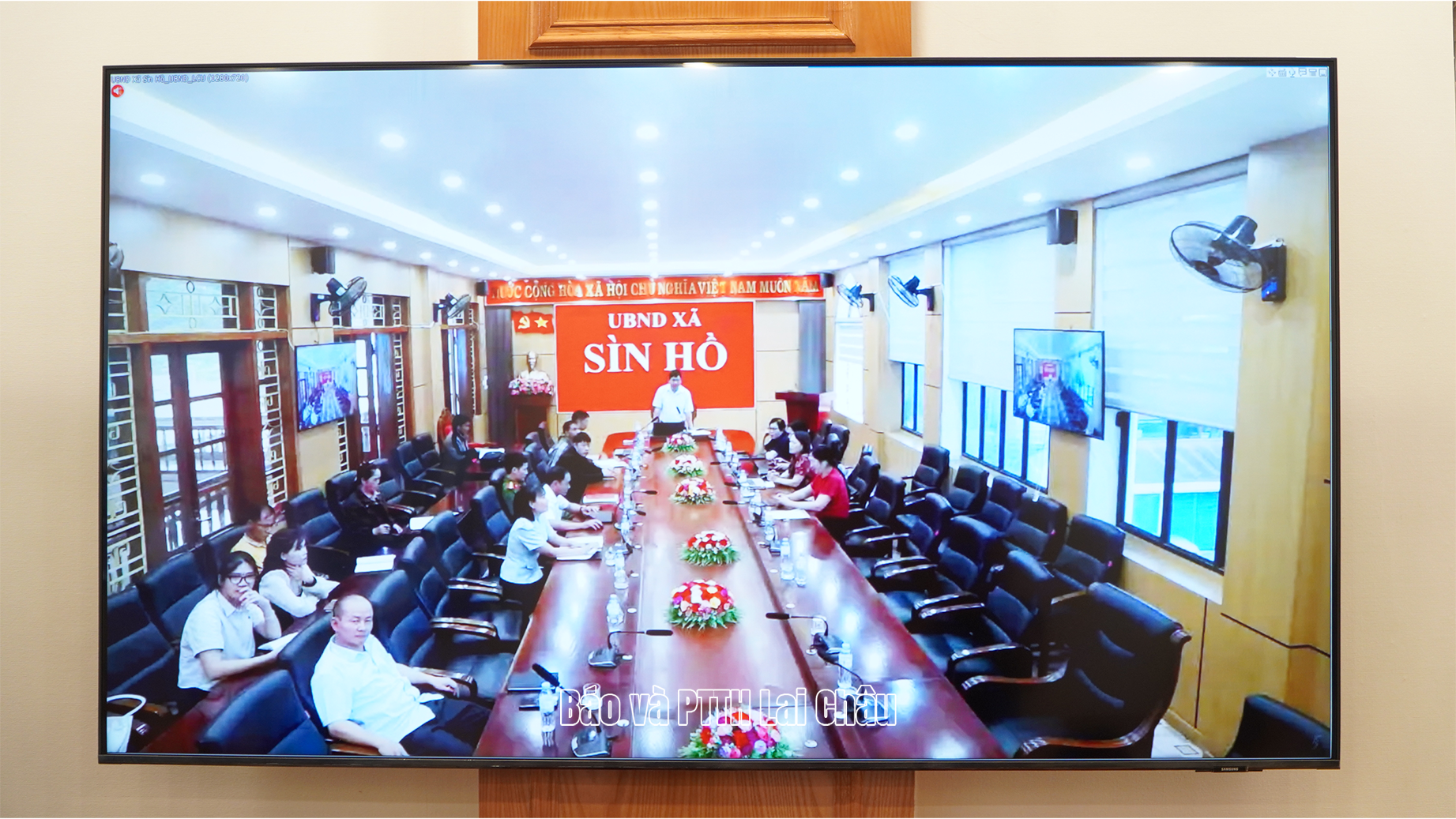 Xã Sìn Hồ thảo luận, ý kiến tại Hội nghị