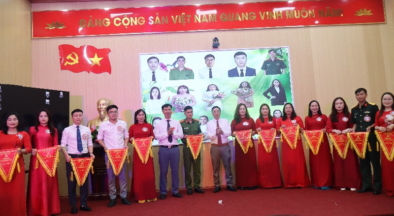 Lan tỏa nghị quyết bằng sức mạnh của tuyên truyền miệng