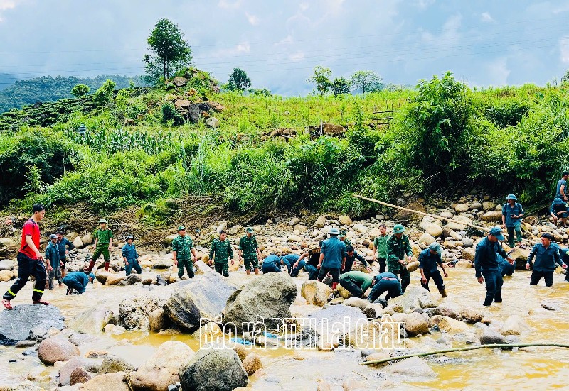 Mưa lũ cuốn trôi nam thanh niên qua đập tràn: Nhiều lực lượng xuyên đêm tìm kiếm nạn nhân