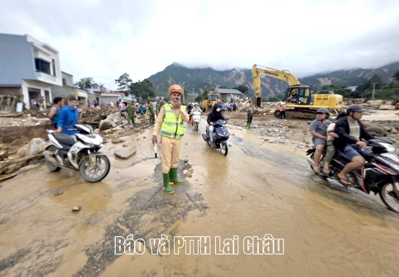 Đảm bảo giao thông khu vực xảy ra thiên tai tại xã Mường Than