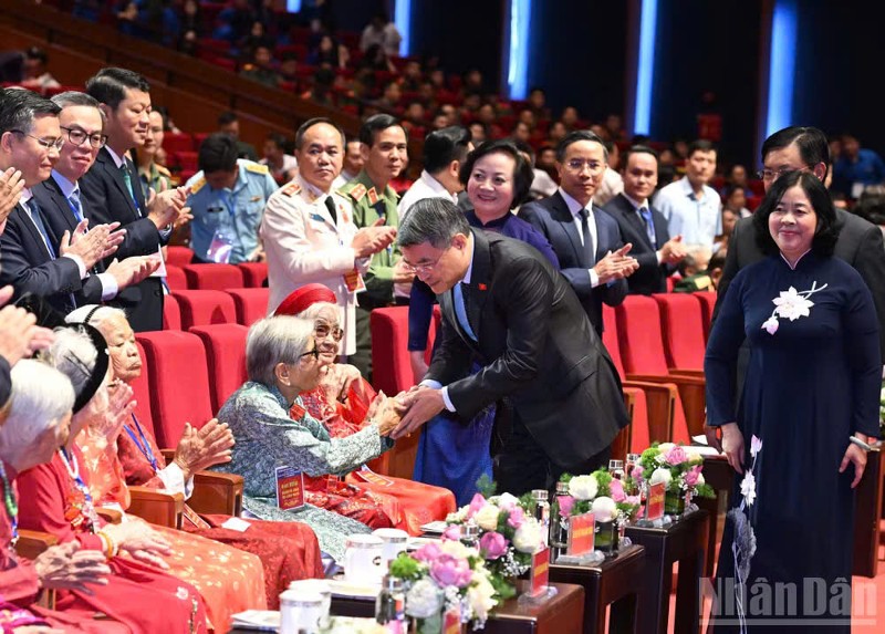 Thủ tướng Lê Minh Hưng dự Hội nghị Tri ân người có công với cách mạng toàn quốc năm 2026