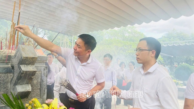 Agribank Chi nhánh Lai Châu dâng hương tri ân các Anh hùng liệt sĩ