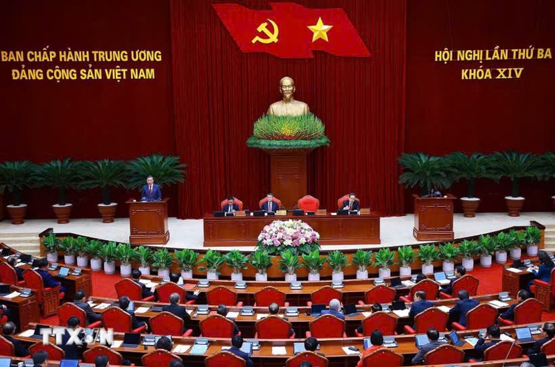Thông cáo báo chí về ngày làm việc thứ ba Hội nghị lần thứ ba Ban Chấp hành Trung ương Đảng khóa XIV