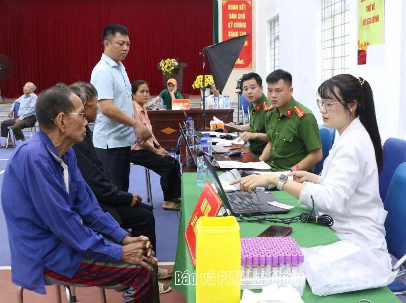 Pa Tần thực hiện thu nhận mẫu sinh phẩm ADN thân nhân liệt sĩ chưa xác định thông tin