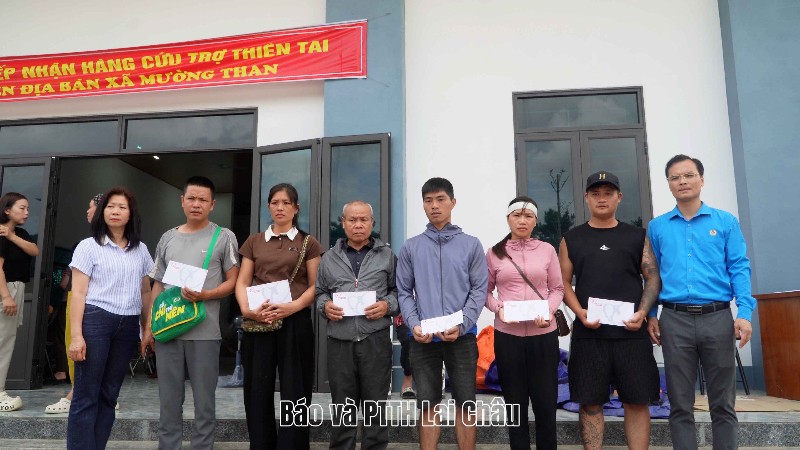 Phân bổ kinh phí hỗ trợ các gia đình bị ảnh hưởng bởi thiên tai tại xã Mường Than