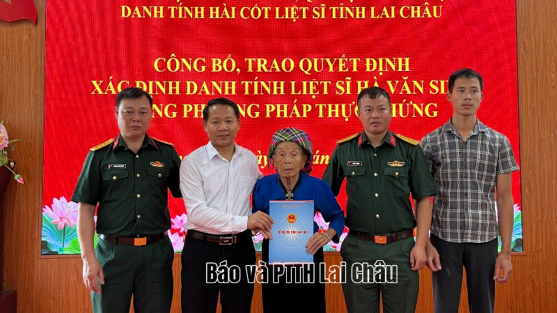 Công bố, trao quyết định xác định danh tính liệt sĩ Hà Văn Sinh
