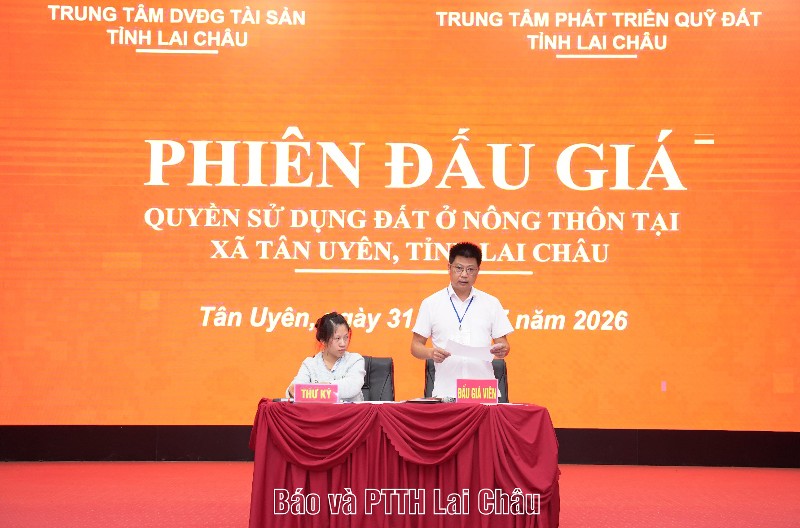 Phiên đấu giá quyền sử dụng đất nông thôn tại xã Tân Uyên
