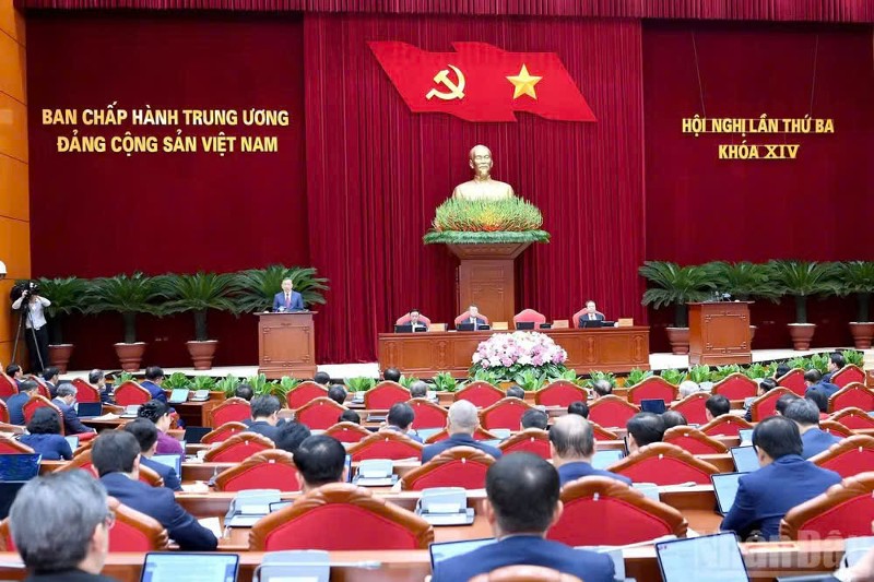Ban hành nghị quyết về đổi mới mô hình phát triển Việt Nam
