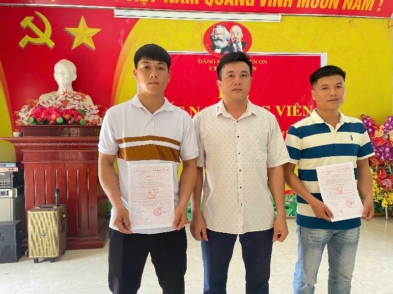 Bồi dưỡng, tạo nguồn phát triển đảng viên 