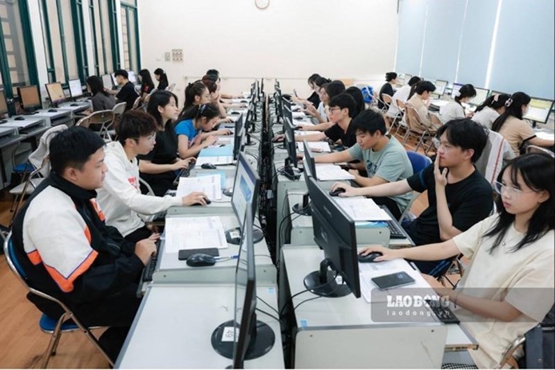 Đề xuất thi tốt nghiệp THPT trên máy tính, học sinh mong sớm có lộ trình rõ ràng