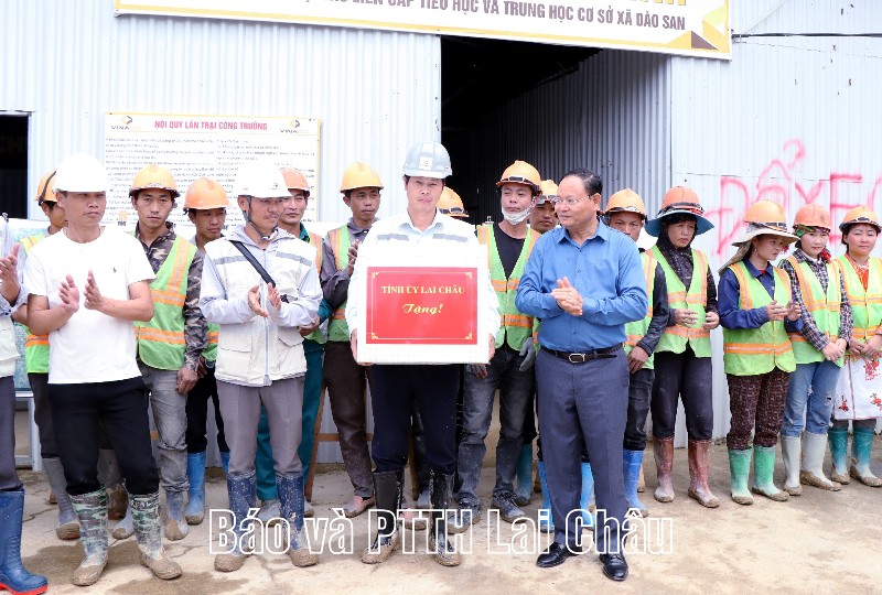 Bí thư Tỉnh ủy Lê Minh Ngân: Quyết tâm hoàn thành toàn bộ các hạng mục Trường Phổ thông Nội trú liên cấp xã Dào San trước ngày 31/12
