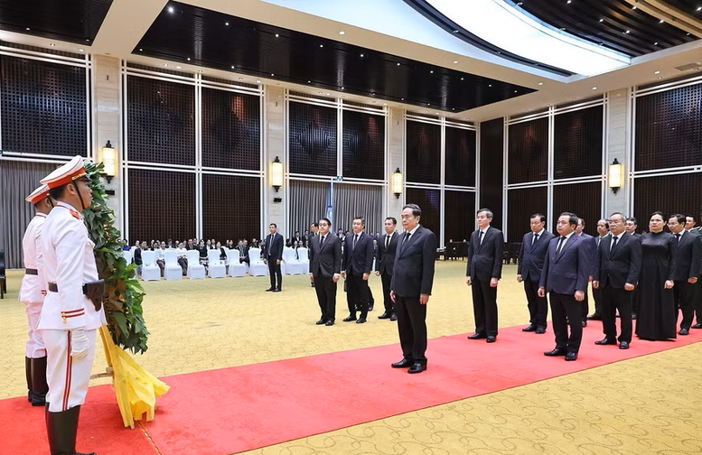 Lãnh đạo Đảng, Nhà nước Việt Nam gửi Điện chia buồn đồng chí Saysomphone Phomvihane từ trần
