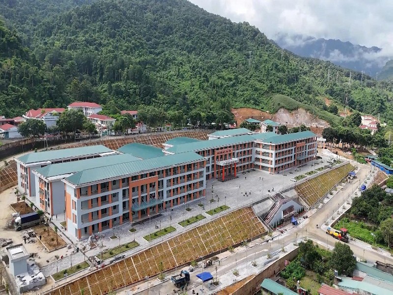 Giữ vững định hướng sáp nhập trường học công lập