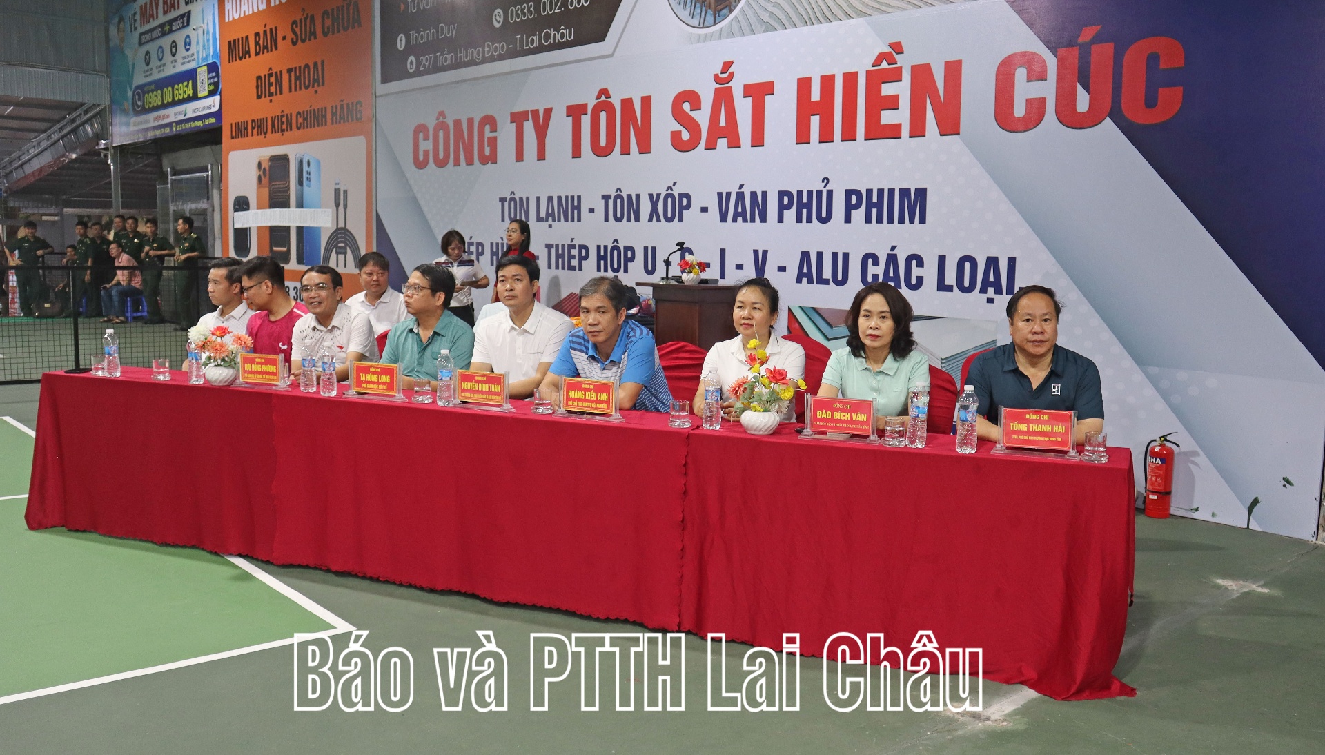 dự 