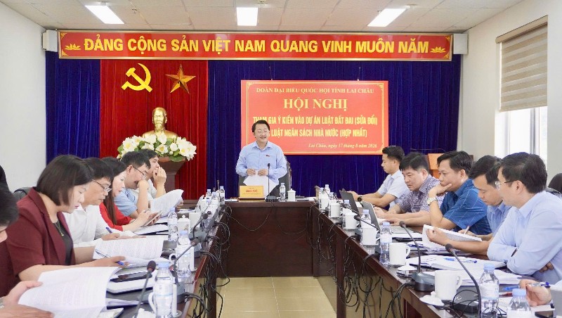 Đoàn đại biểu Quốc hội tỉnh lấy ý kiến tham gia vào một số dự án luật