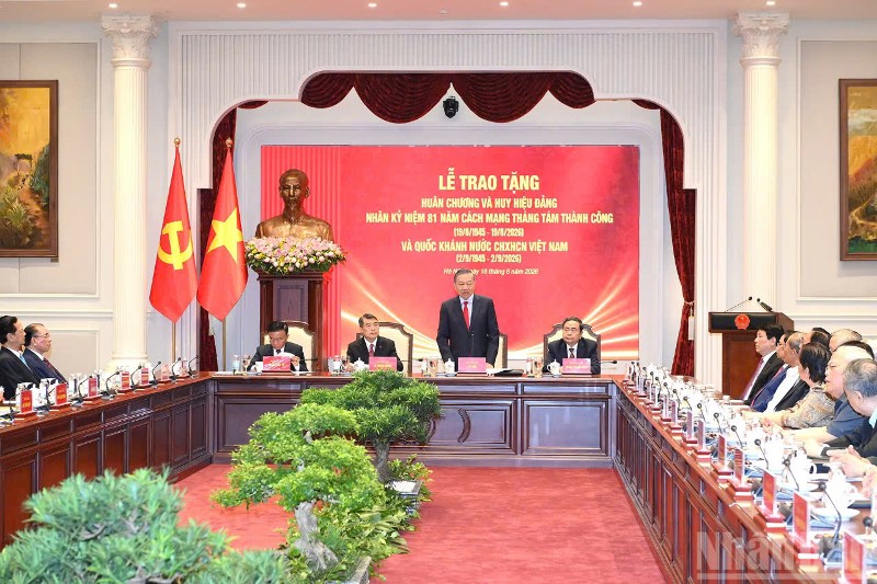 Tổng Bí thư, Chủ tịch nước Tô Lâm chủ trì Hội nghị gặp mặt Ủy viên Bộ Chính trị, Ủy viên Ban Bí thư các thời kỳ