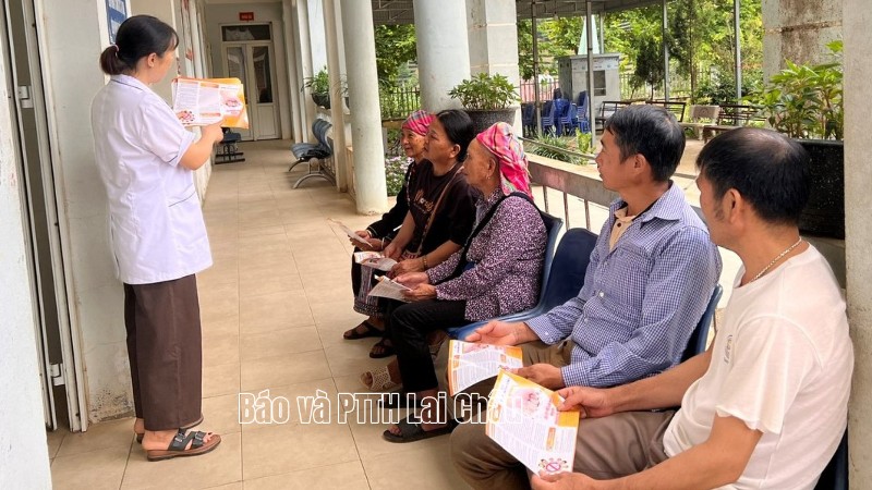 Bản Bo chung tay xây dựng môi trường không khói thuốc lá