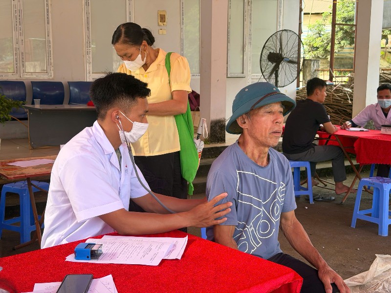 Tăng tốc khám sức khỏe miễn phí cho nhân dân