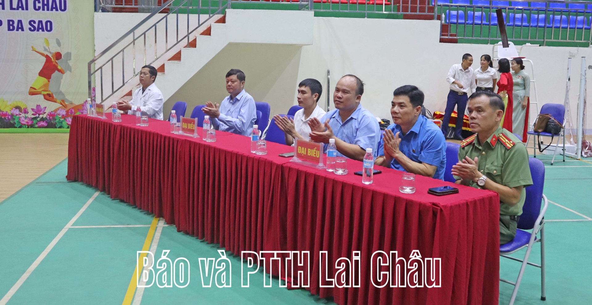 dự 