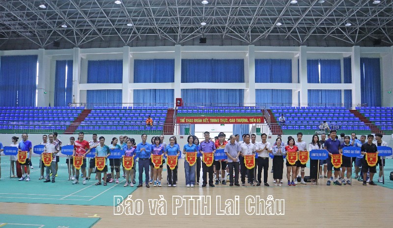 Khai mạc Giải cầu lông công nhân, viên chức, lao động tỉnh
