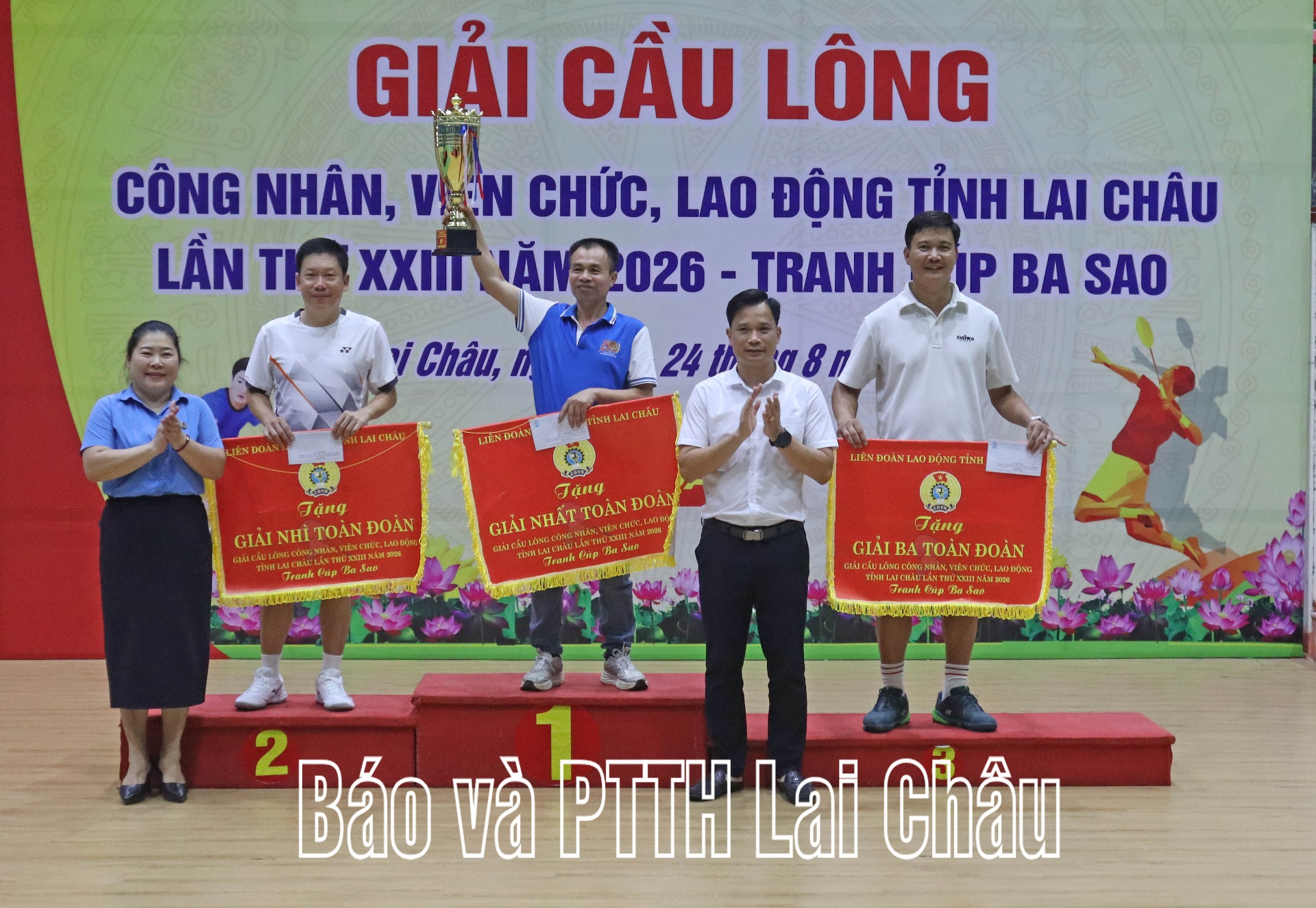 trao gải nhất nhì, ba