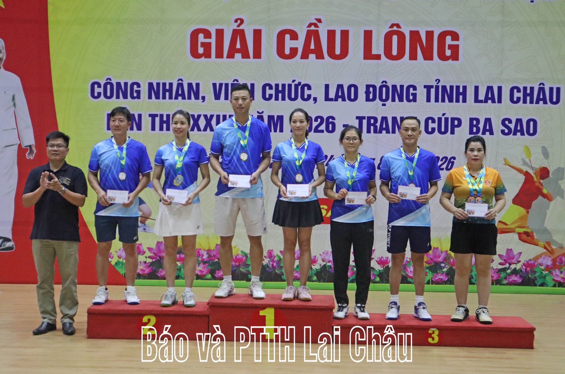 trao  giải
