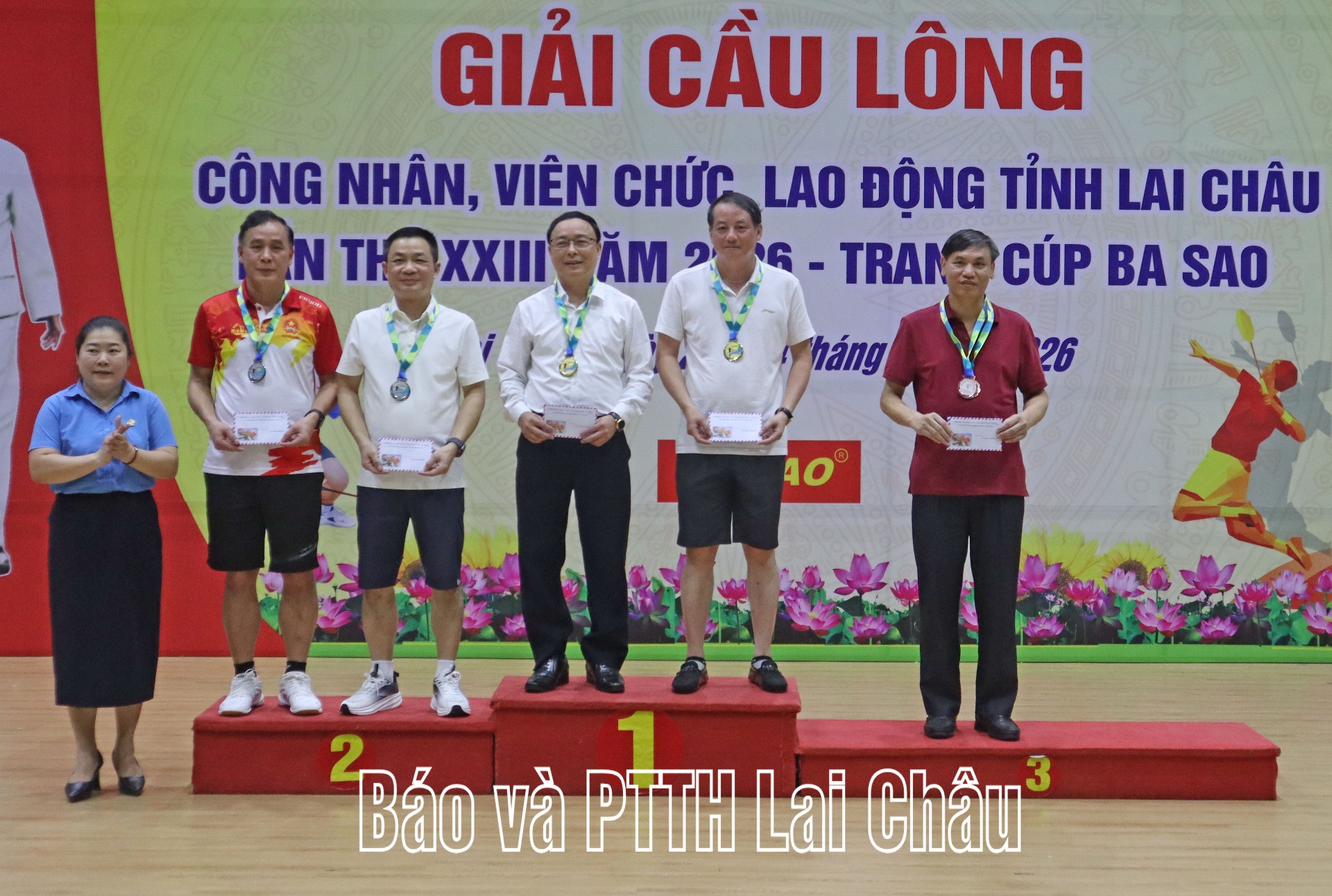 trao giải
