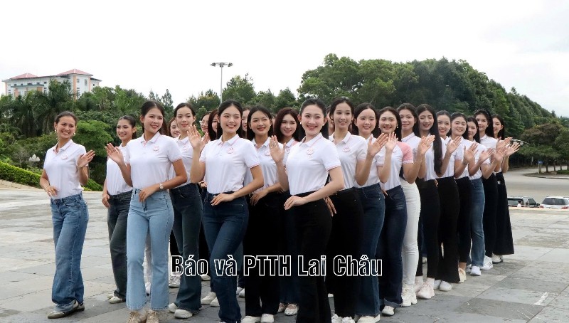 Thí sinh Hoa hậu Việt Nam 2026 trải nghiệm các địa danh văn hóa, lịch sử phường Tân Phong