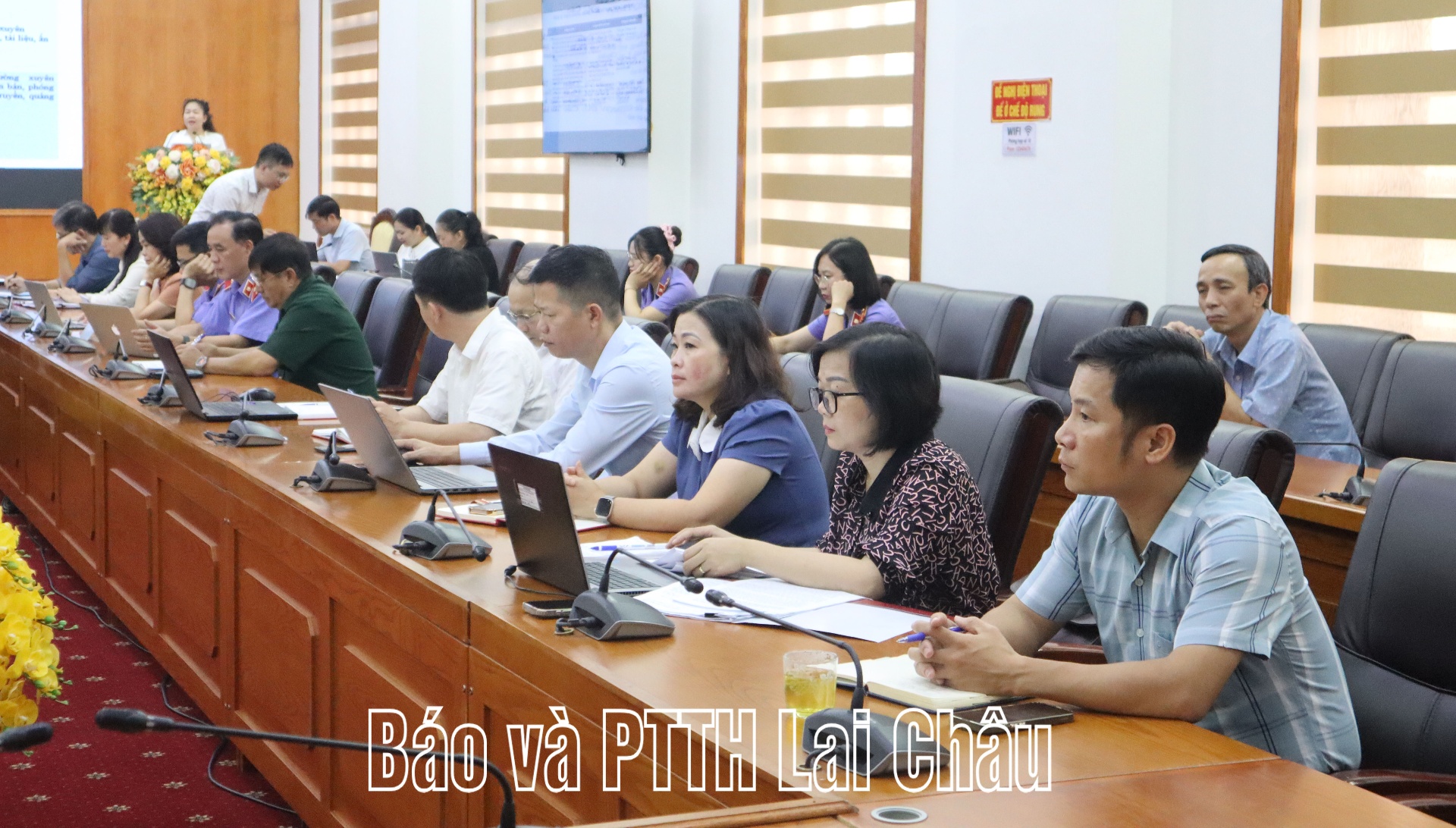 dự 