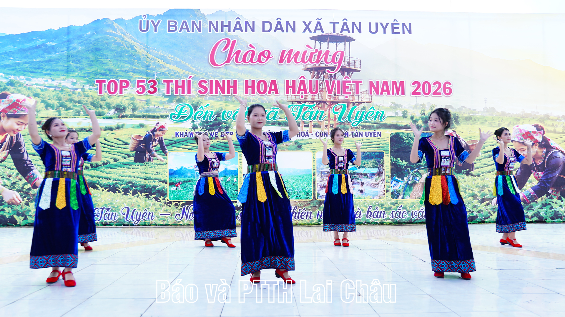 Tiết mục văn nghệ chào mừng mang đậm bản sắc dân tộc