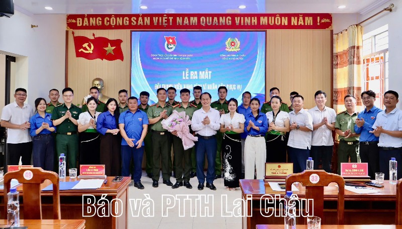 Lễ ra mắt Đội Thanh niên xung kích vì nhân dân phục vụ
