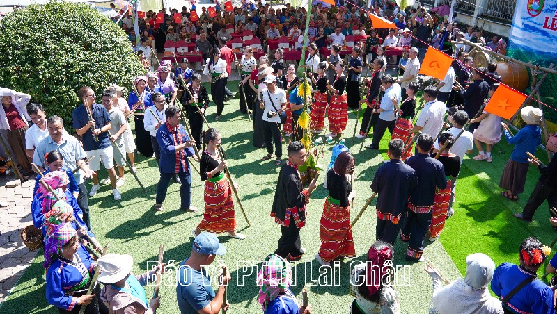  Lễ hội mừng cơm mới của người Khơ Mú