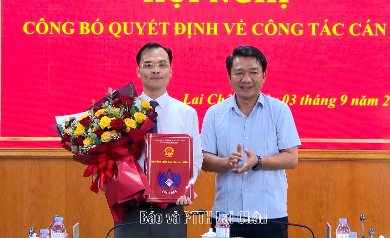 Thường trực HĐND tỉnh công bố quyết định về công tác cán bộ 