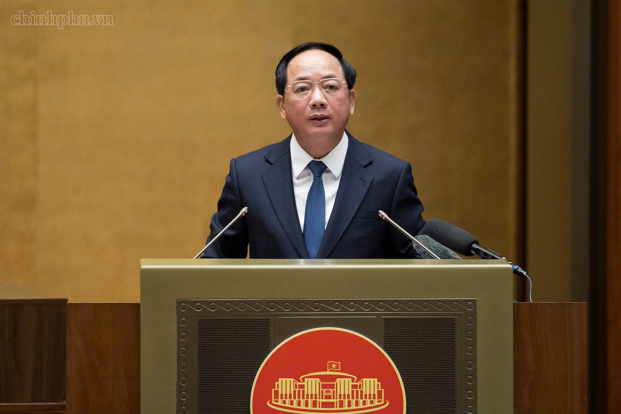 Chuyển từ "học tập và làm theo" sang 'học tập và thực hành' tư tưởng Hồ Chí Minh