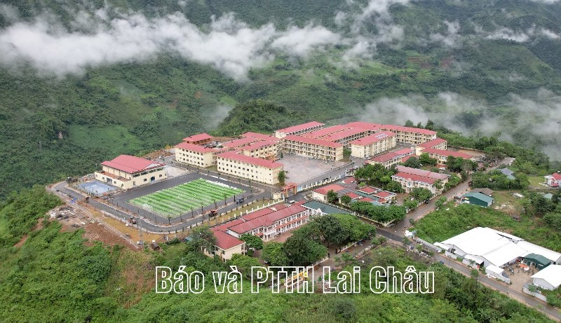 Pa Tần - Niềm vui trường mới