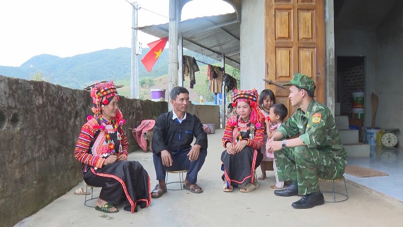 Điểm tựa của bản làng 